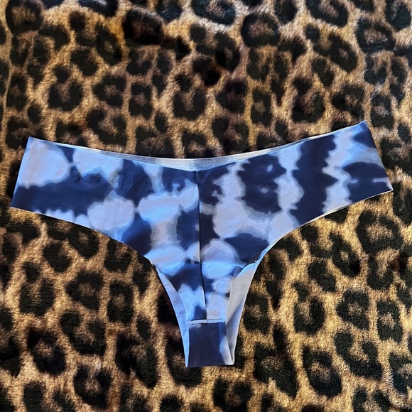 VS PINK panties size L NWT - Picture 2 of 3